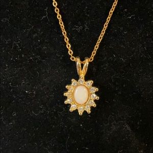 ✅ Gold necklace with pendant